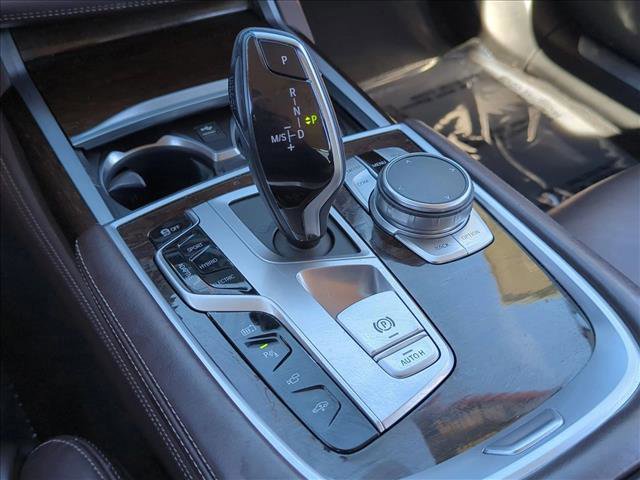 Used 2021 BMW 745e xDrive w/ Premium Package image 12