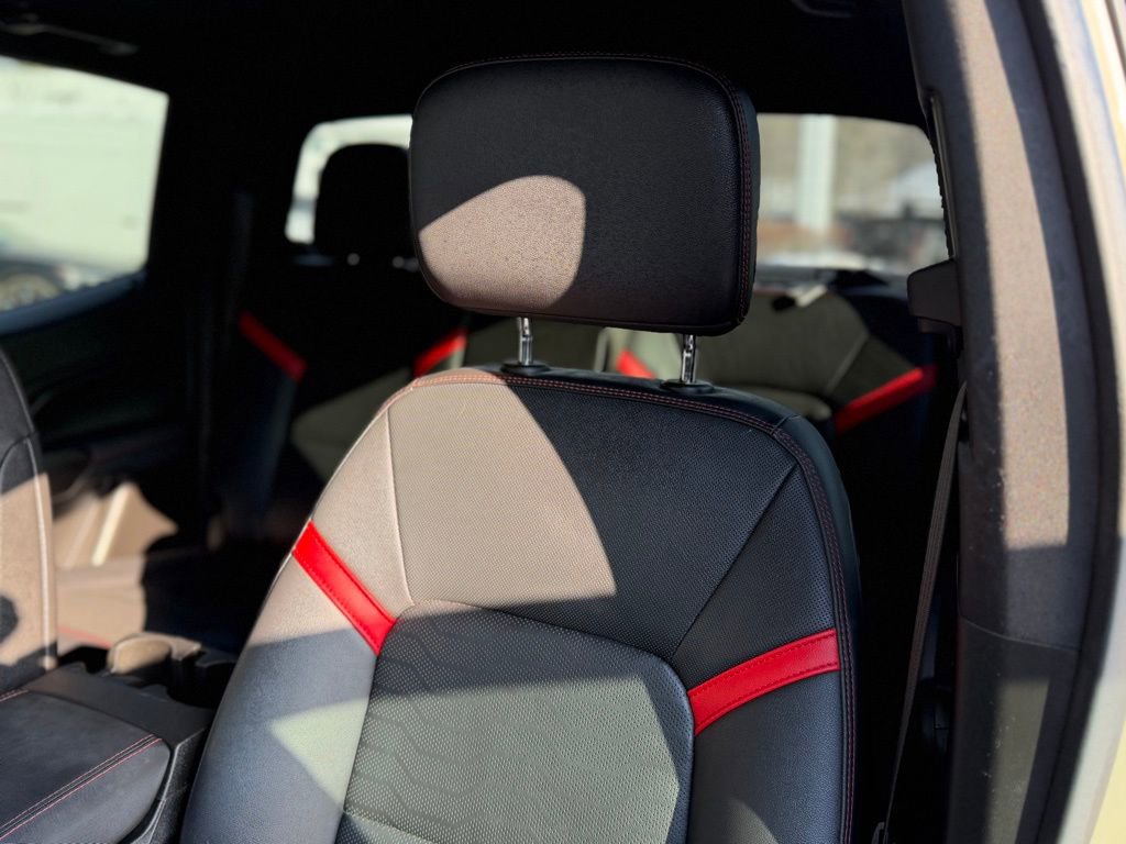 Used 2023 Chevrolet Colorado Z71 w/ Z71 Convenience Package 2 image 9