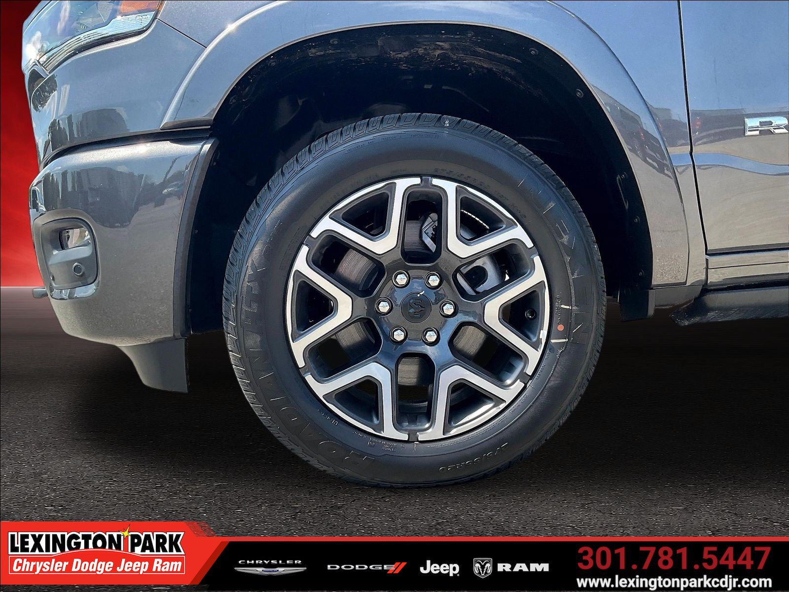 New 2026 RAM 1500 Laramie AWD/4WD image 12