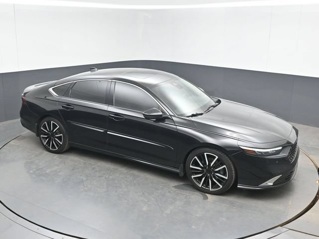 Used 2023 Honda Accord Touring image 1
