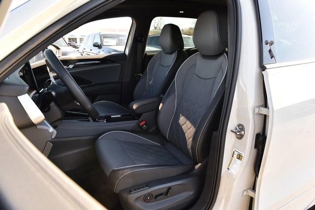 Certified 2026 Volkswagen Tiguan SEL R-Line image 19