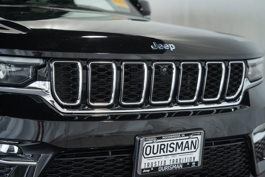Certified 2023 Jeep Grand Cherokee 4WD 4xe w/ Luxury Tech Group II image 14