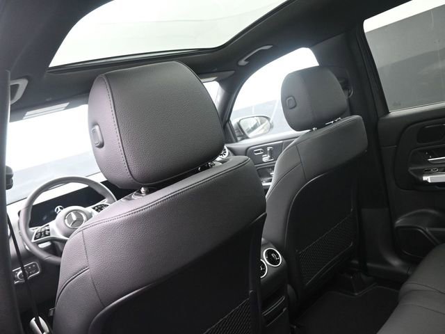 New 2025 Mercedes-Benz GLB 250 image 10