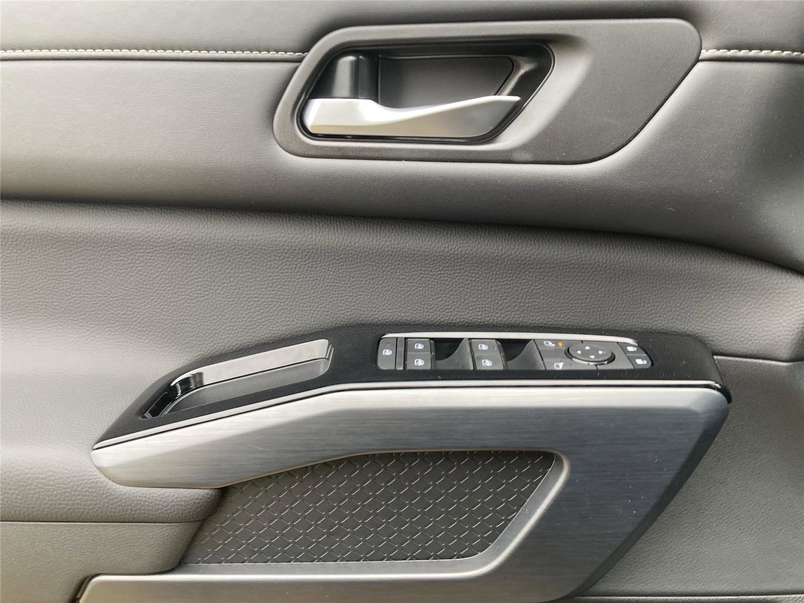 New 2026 Nissan Pathfinder SL w/ SL Premium Package image 28