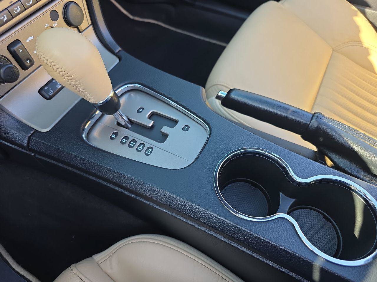 Used 2005 Ford Thunderbird RWD image 10