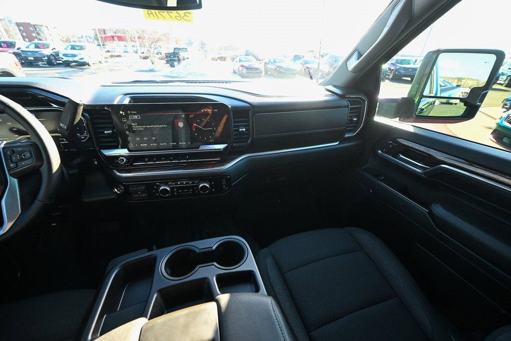 Used 2024 GMC Sierra 2500 SLE image 31