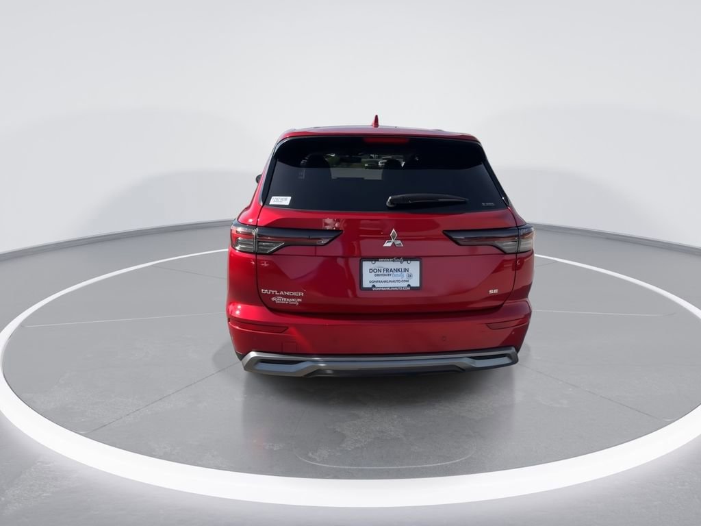 New 2026 Mitsubishi Outlander SE image 7