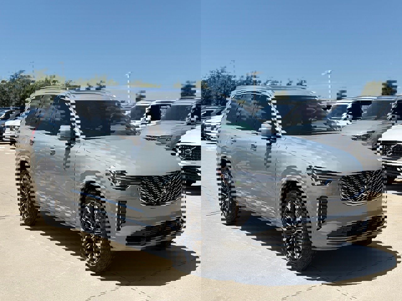 New 2026 Volvo XC90 B6 Plus w/ Protection Package Premier image 4