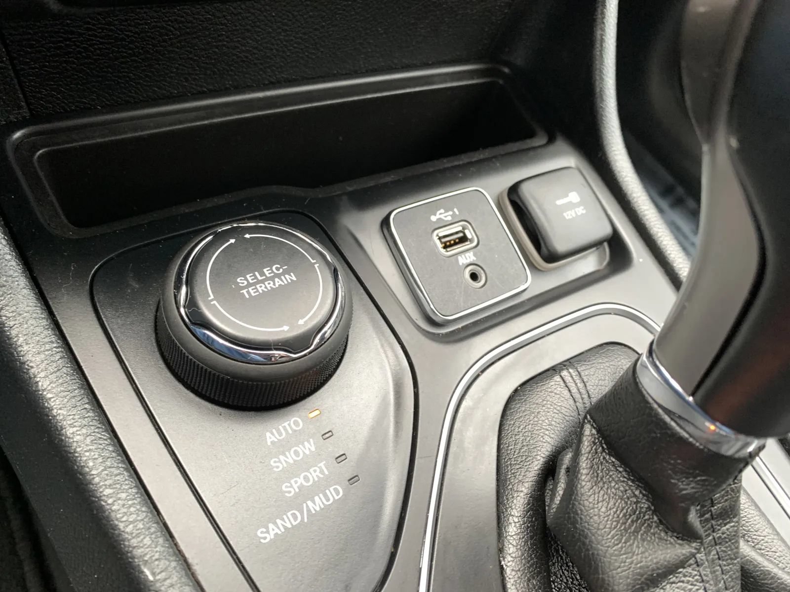 Used 2022 Jeep Cherokee Latitude Lux AWD/4WD image 18