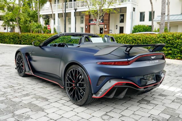Used 2023 Aston Martin V12 Vantage Roadster RWD image 20