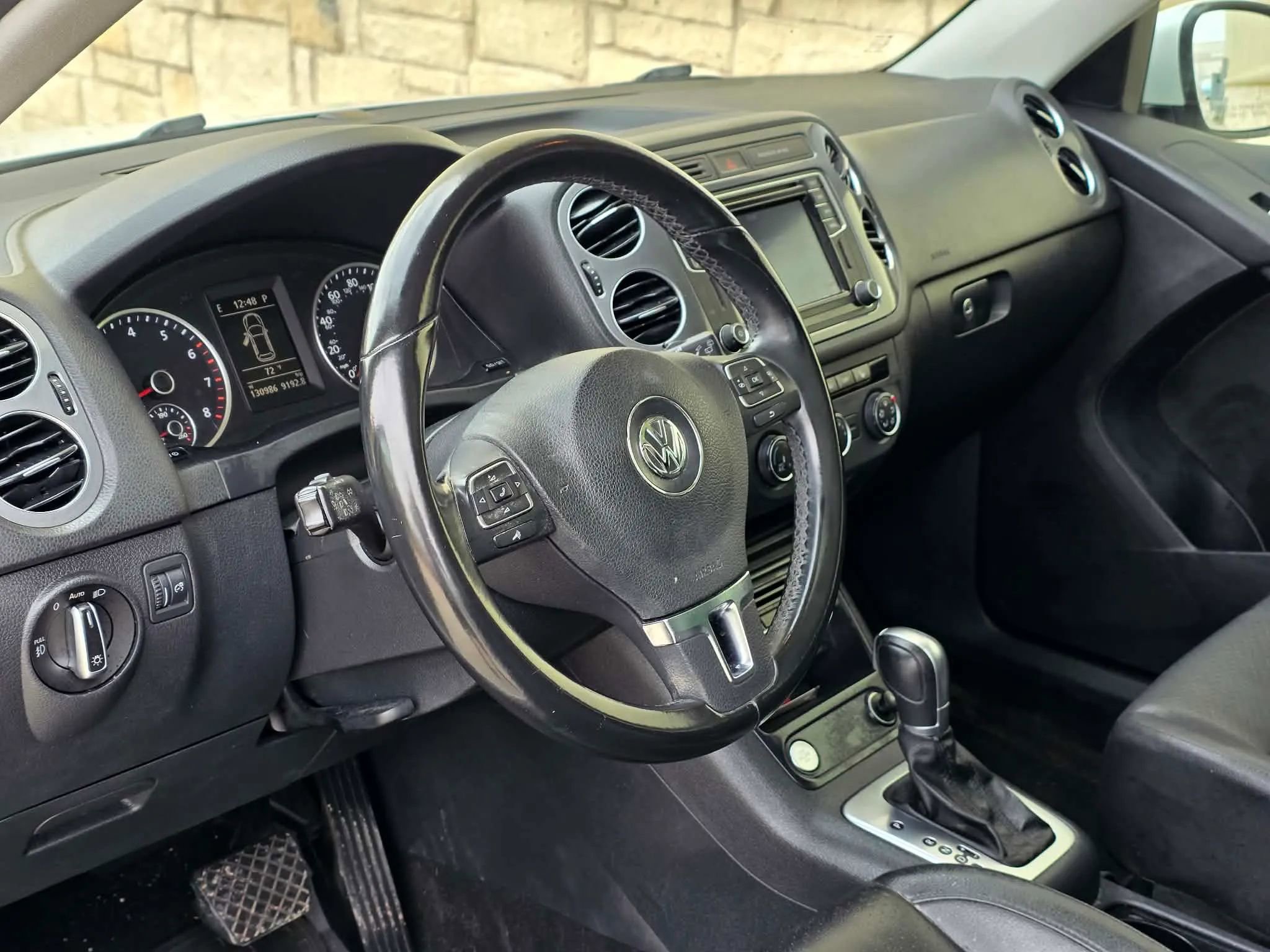 Used 2016 Volkswagen Tiguan SE FWD image 10