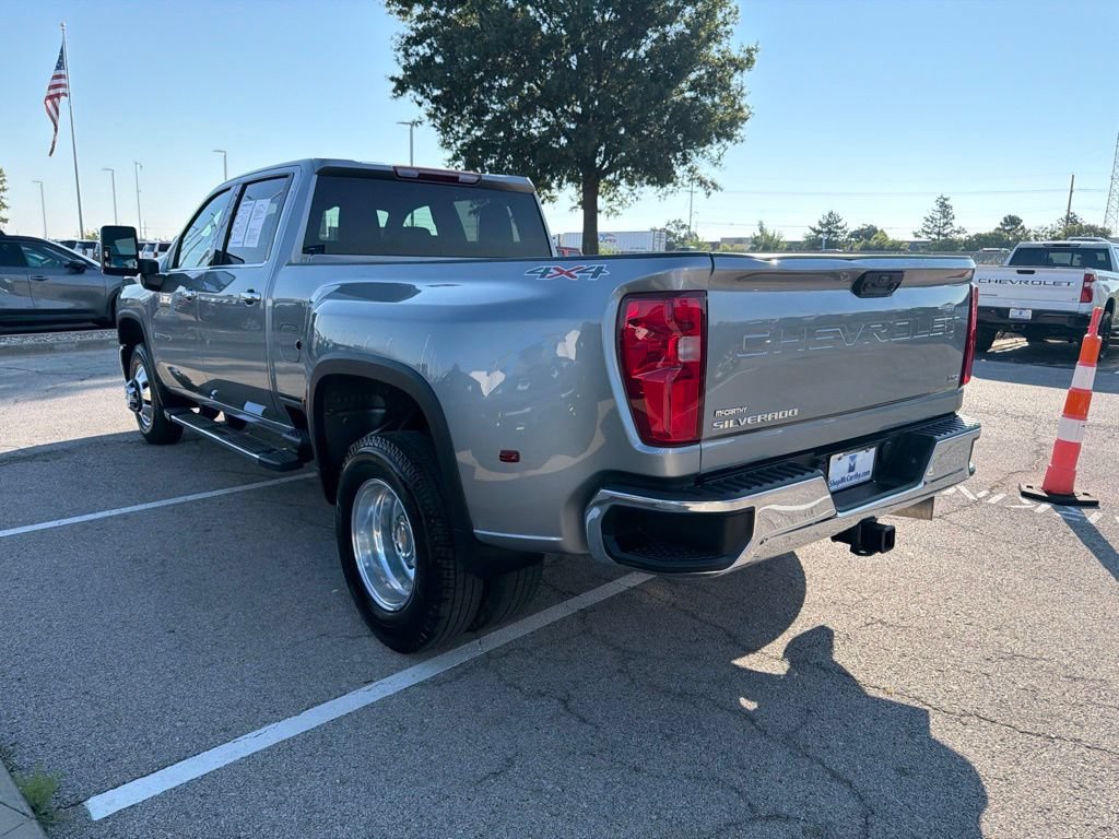 Used 2025 Chevrolet Silverado 3500 LTZ w/ LTZ Convenience Package AWD/4WD image 5