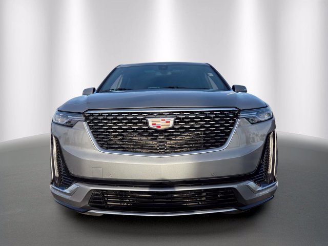 Used 2024 Cadillac XT6 Premium Luxury FWD image 2
