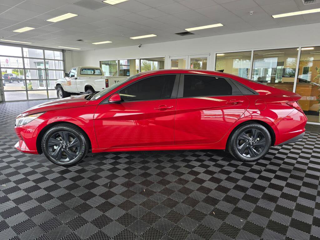 Used 2023 Hyundai Elantra Blue FWD image 6