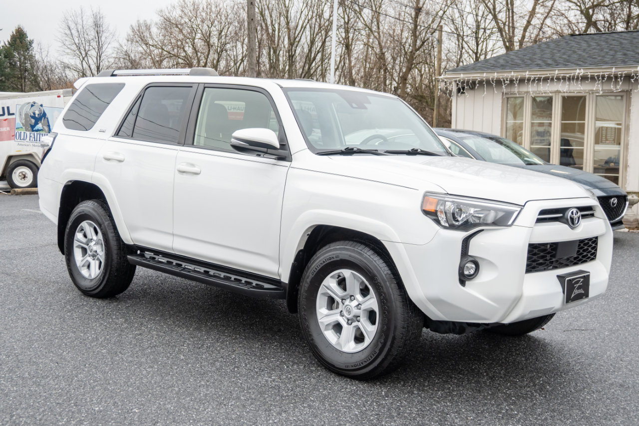 Used 2022 Toyota 4Runner SR5 Premium image 4