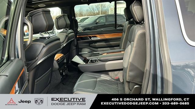Used 2024 Jeep Grand Wagoneer L Series III AWD/4WD image 23
