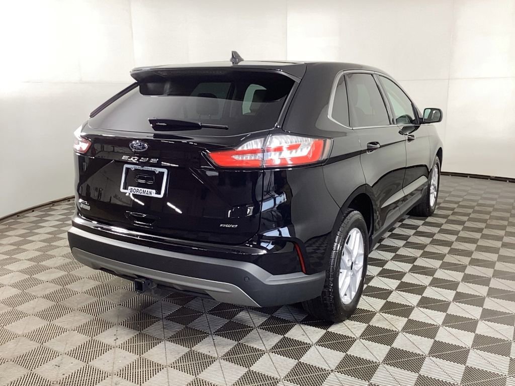 Used 2024 Ford Edge SEL w/ Convenience Package image 2