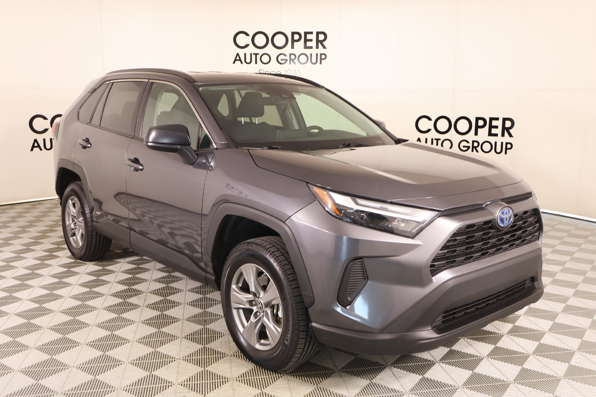 Used 2024 Toyota RAV4 LE AWD/4WD image 1