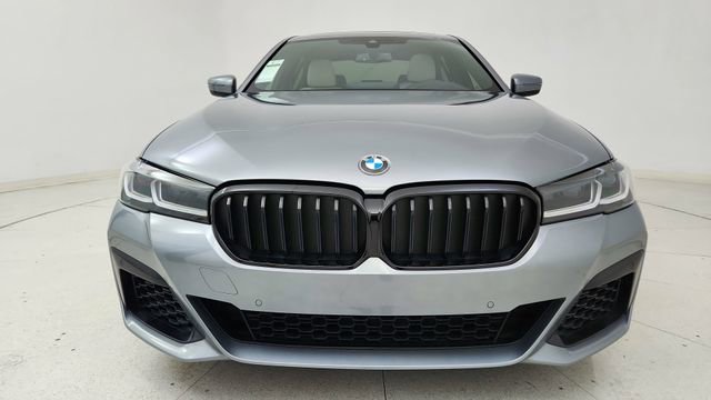 Used 2023 BMW 540i w/ M Sport Package image 3