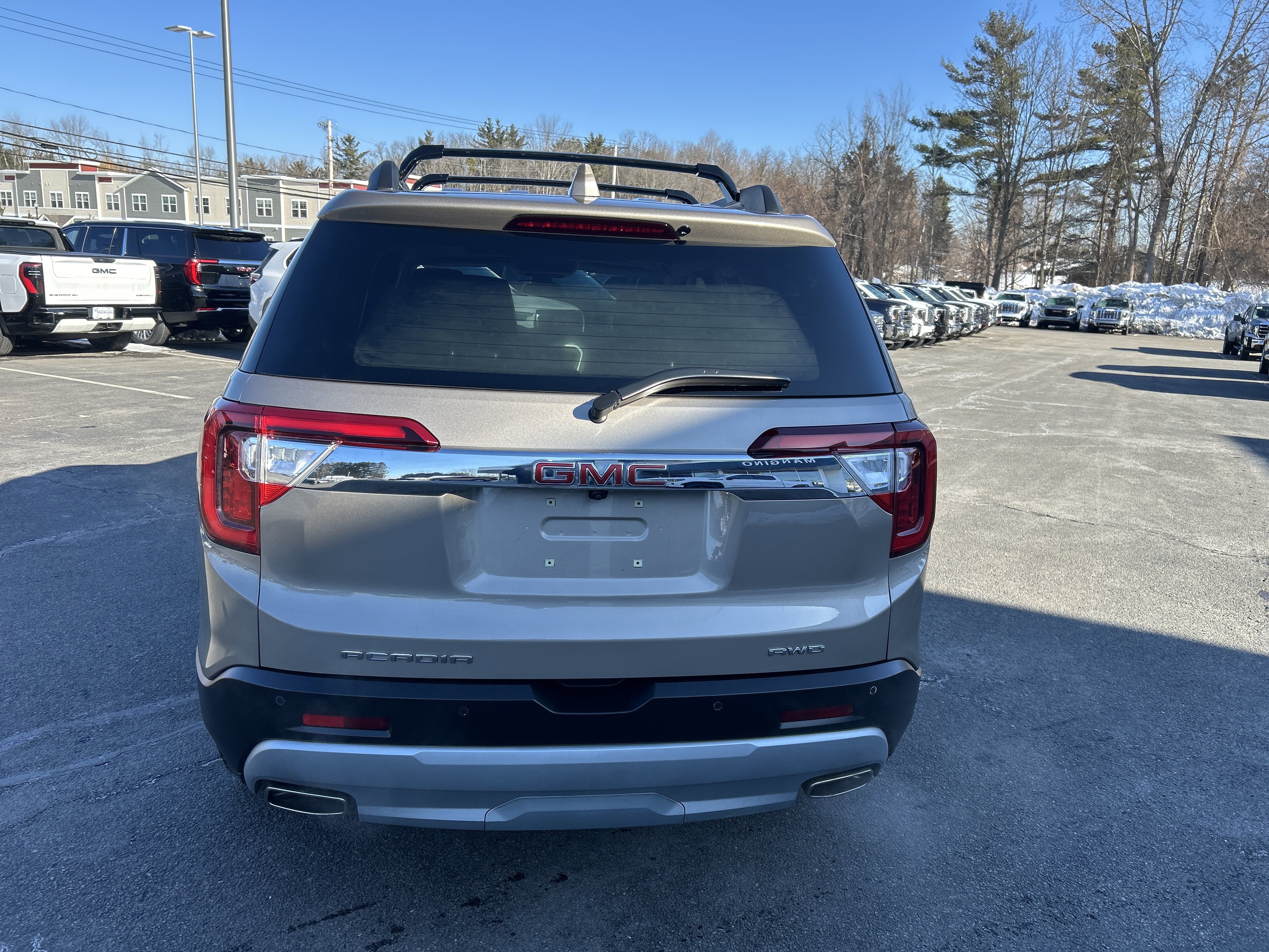 Used 2022 GMC Acadia SLT w/ Technology Package image 5