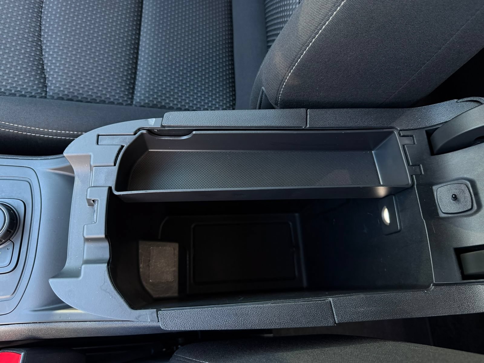 Used 2024 GMC Terrain SLE FWD image 19