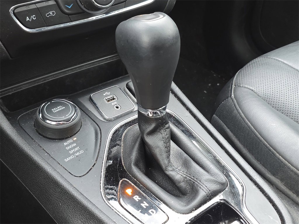 Used 2019 Jeep Cherokee Limited image 33