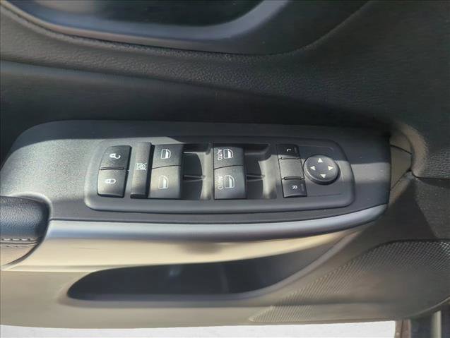 Used 2019 Jeep Cherokee Latitude Plus w/ Comfort/Convenience Group image 24