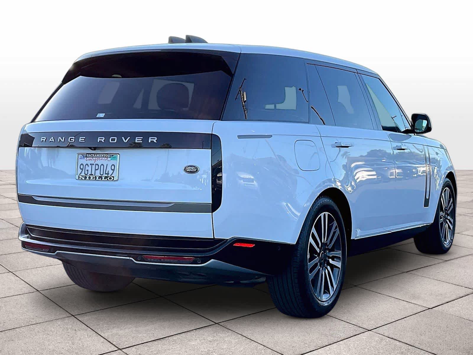 Used 2023 Land Rover Range Rover Long Wheelbase SE AWD/4WD image 16