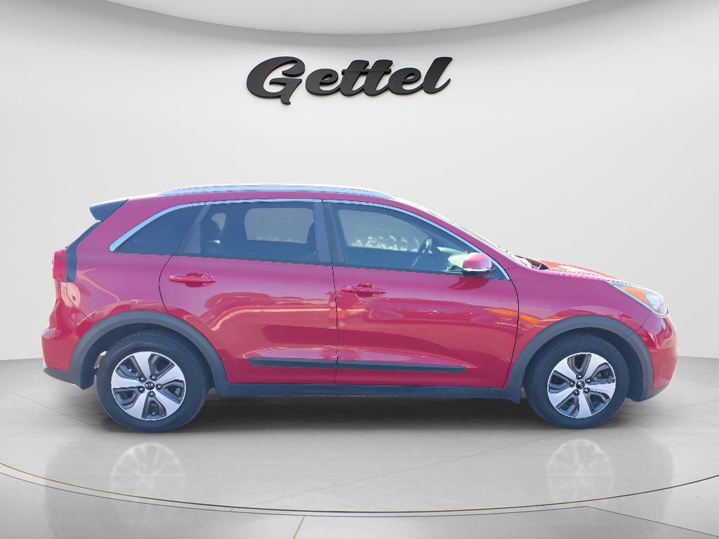 Used 2018 Kia Niro EX FWD image 4