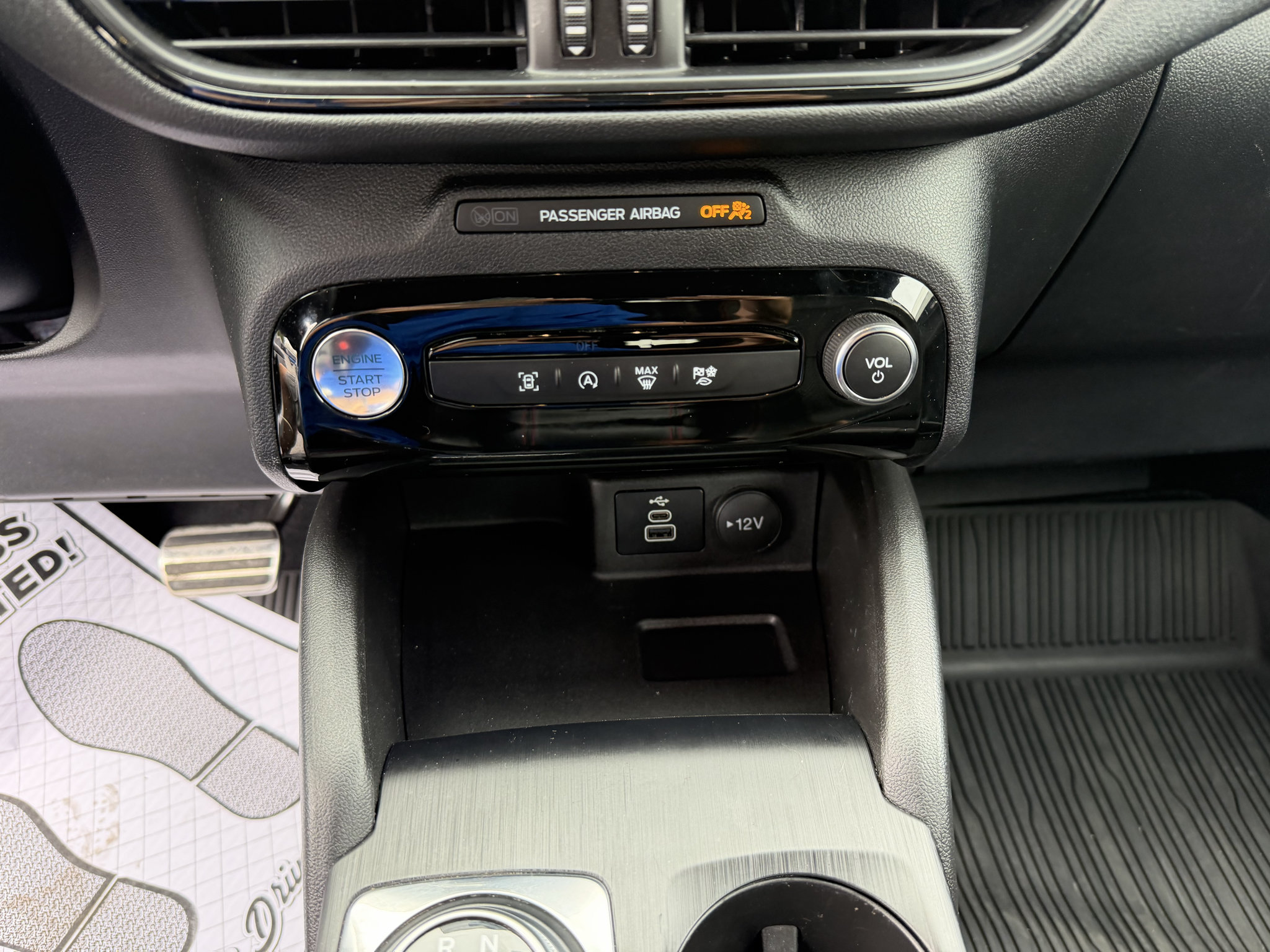 Used 2024 Ford Escape ST-Line w/ Tech Pack #1 AWD/4WD image 6