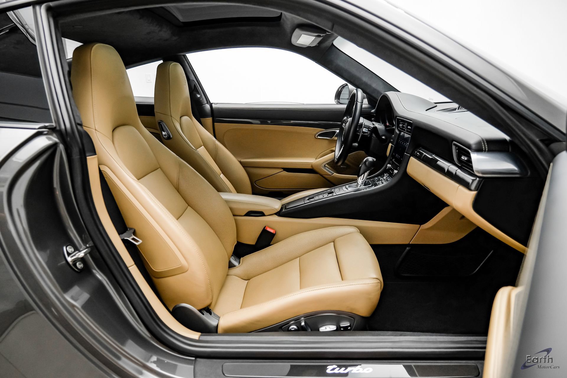 Used 2017 Porsche 911 Turbo image 48