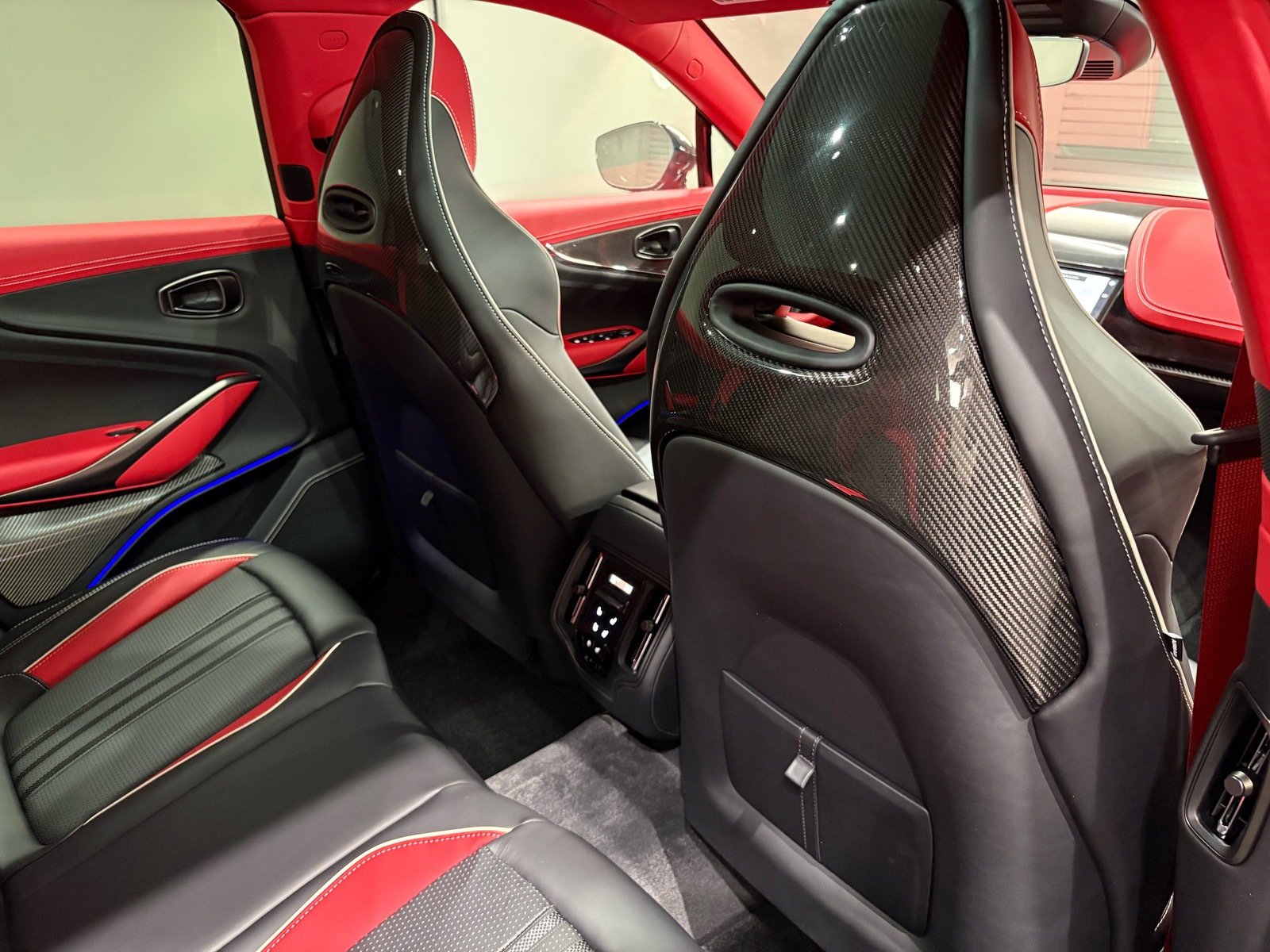 New 2025 Aston Martin DBX 707 image 23