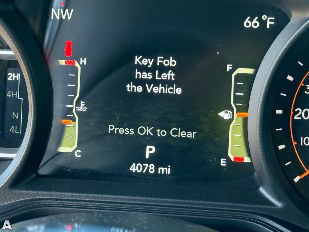 Used 2025 Jeep Wrangler Sahara w/ Safety Group image 19