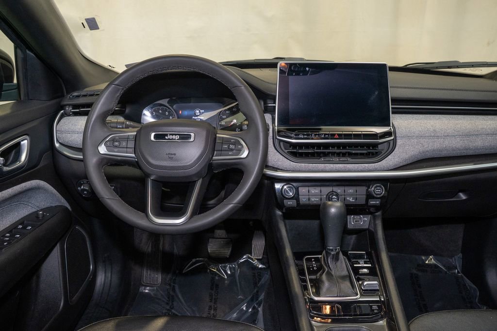 Used 2024 Jeep Compass Latitude image 6