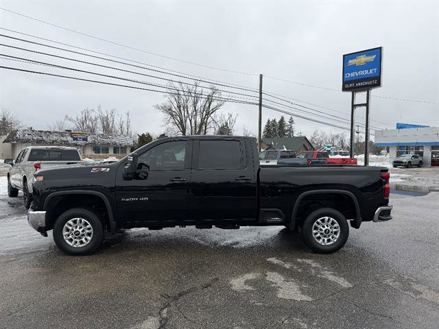Used 2024 Chevrolet Silverado 2500 LT w/ Z71 Off-Road Package image 3