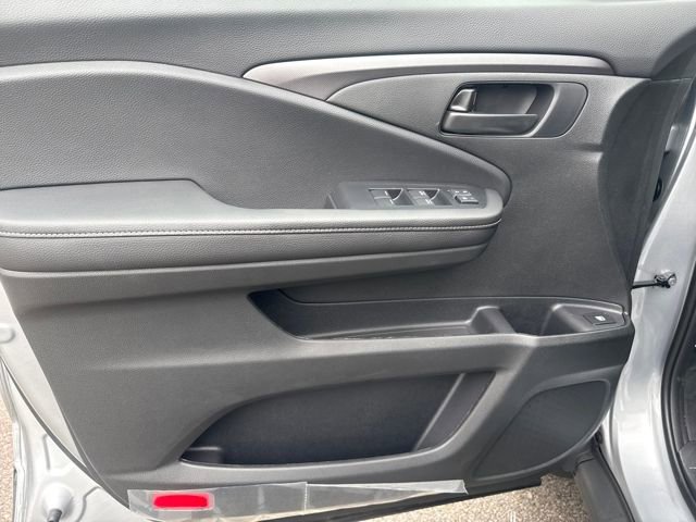 New 2025 Honda Ridgeline Sport image 9