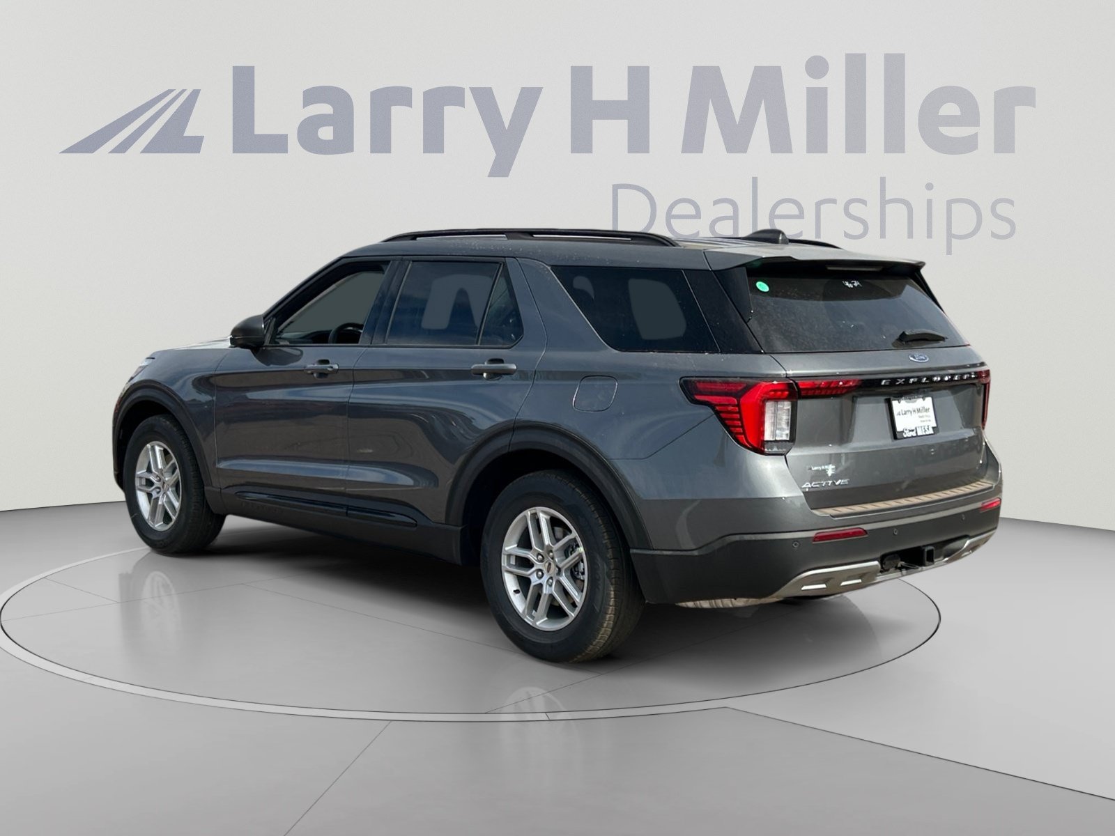 New 2026 Ford Explorer Active w/ Active Comfort Package RWD image 3