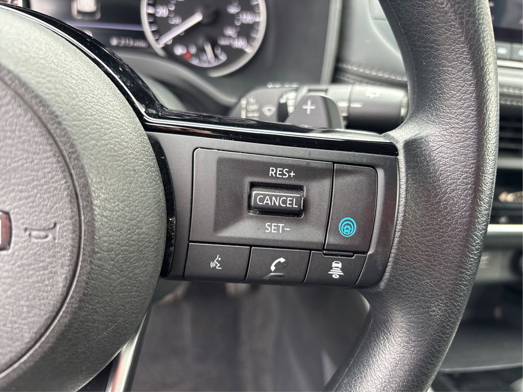 Used 2023 Nissan Rogue SV image 27