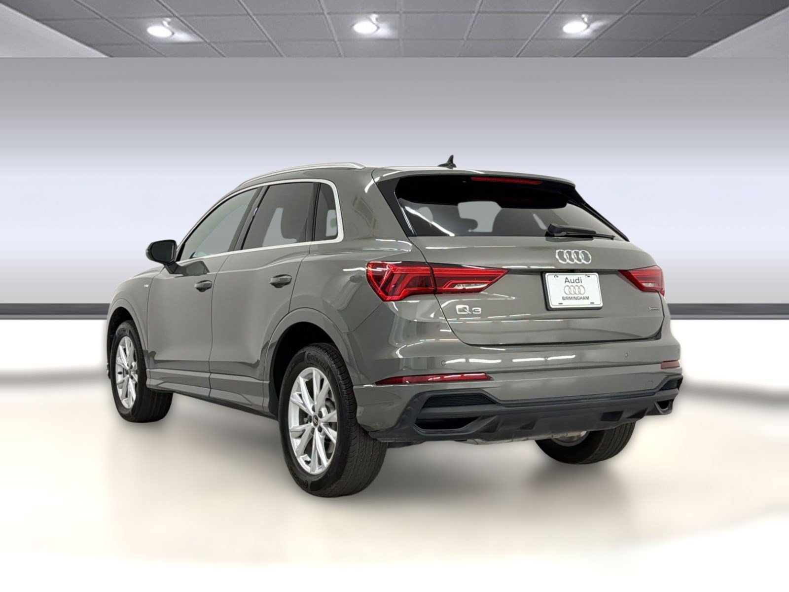Certified 2025 Audi Q3 2.0T Premium w/ Convenience Package AWD/4WD image 3