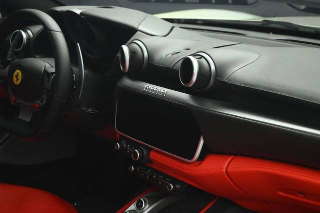Used 2020 Ferrari Portofino RWD image 36