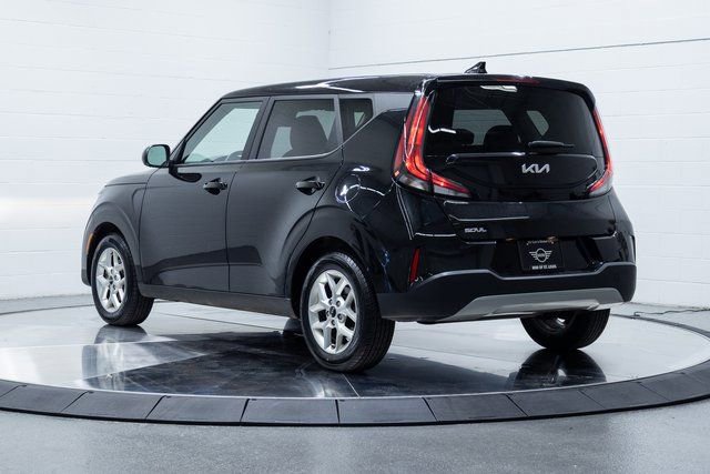 Used 2023 Kia Soul LX w/ LX Technology Package image 9