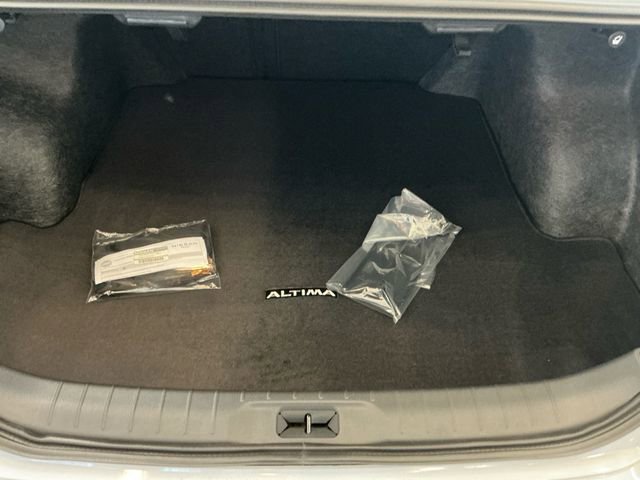 New 2025 Nissan Altima 2.5 SR image 16