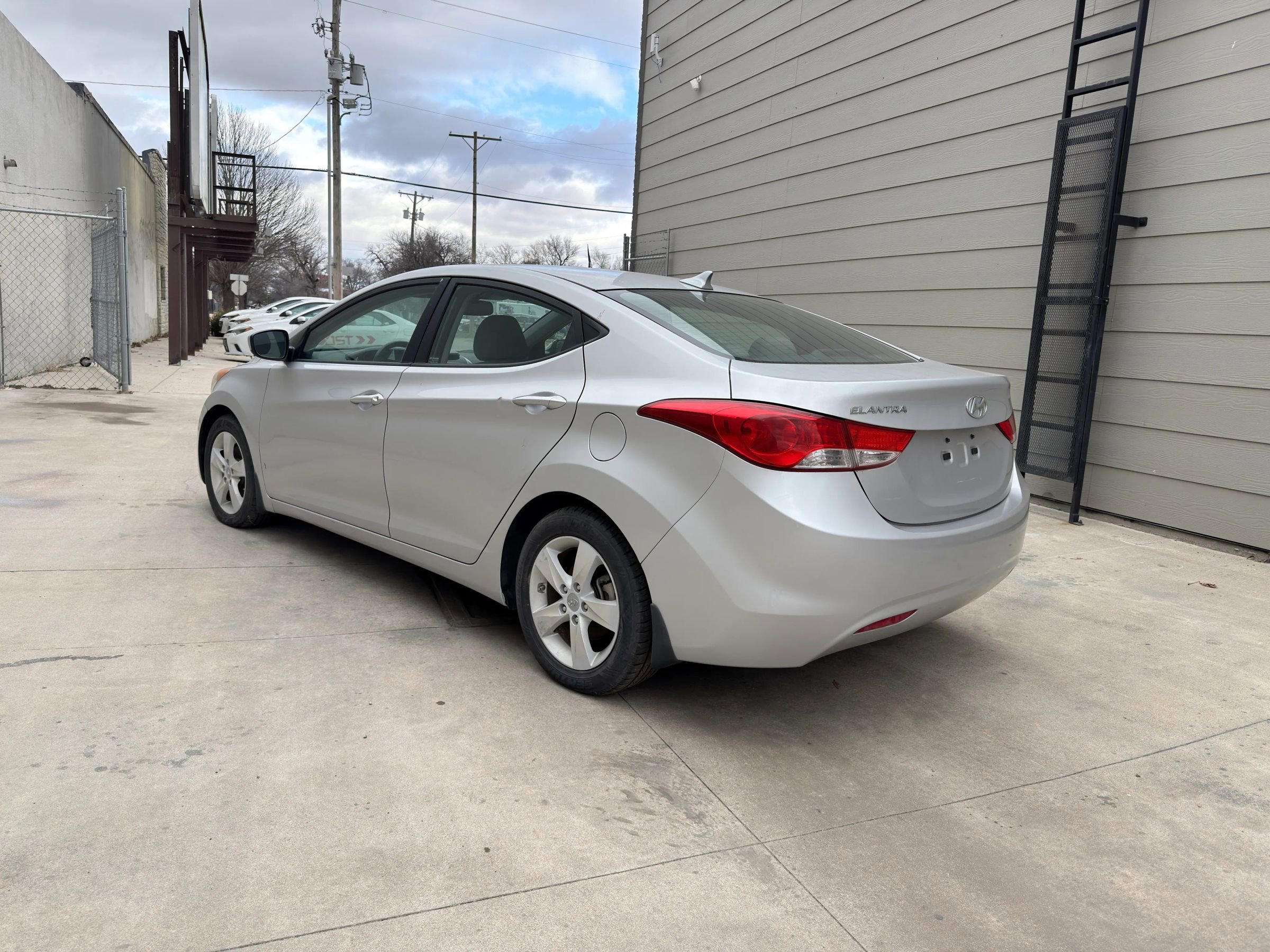Used 2013 Hyundai Elantra GLS w/ Preferred Pkg image 5