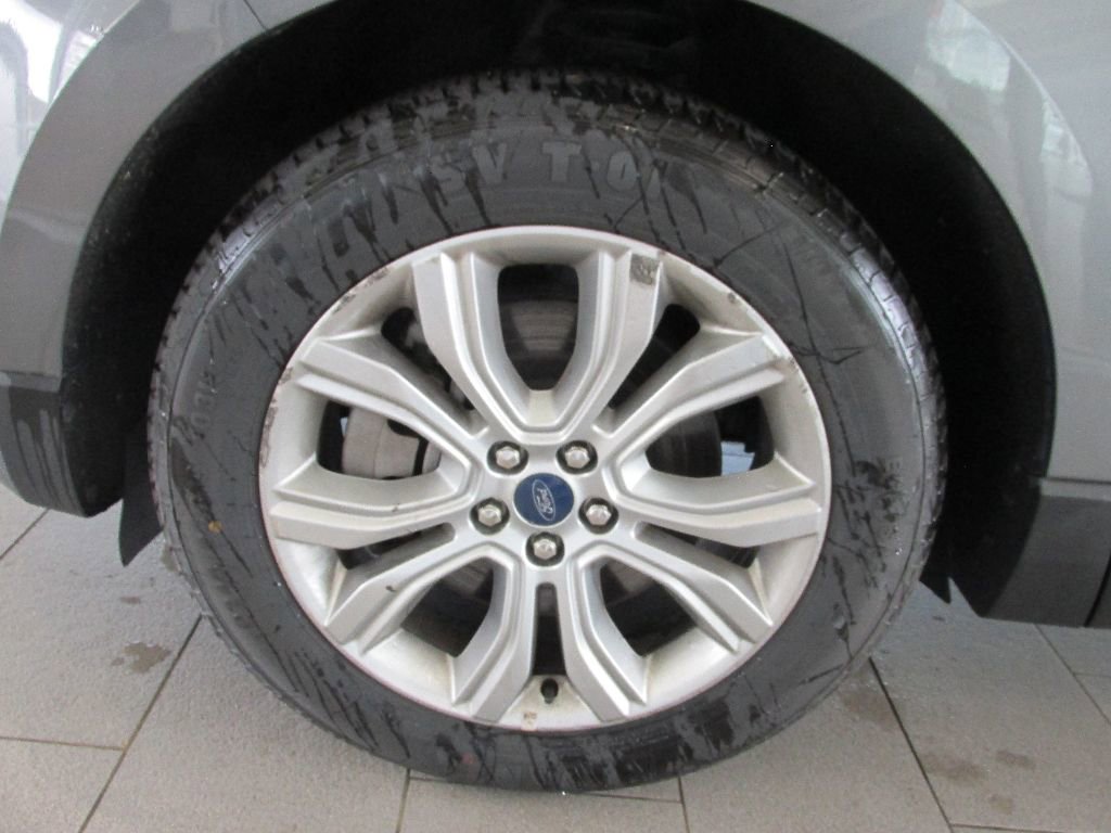 Used 2022 Ford Edge Titanium image 13