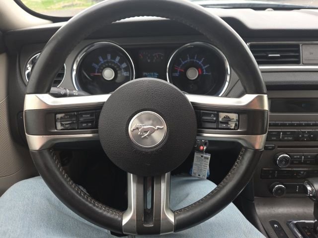 Used 2010 Ford Mustang Premium image 26