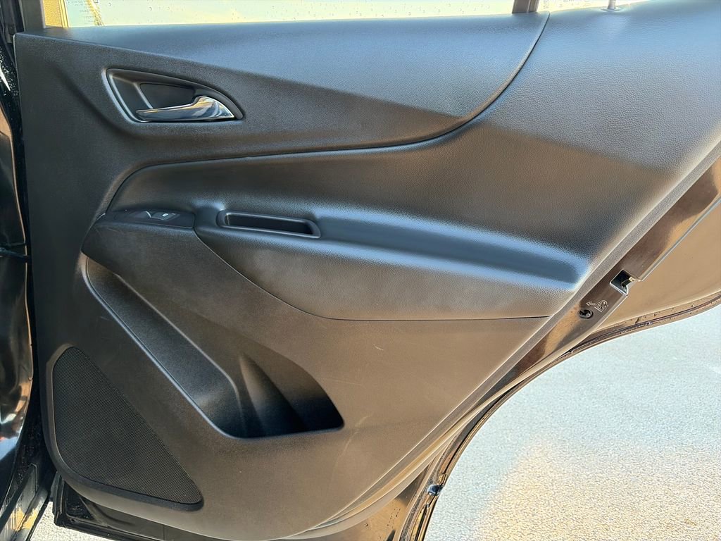 Used 2019 Chevrolet Equinox LT w/ Driver Convenience Package image 31