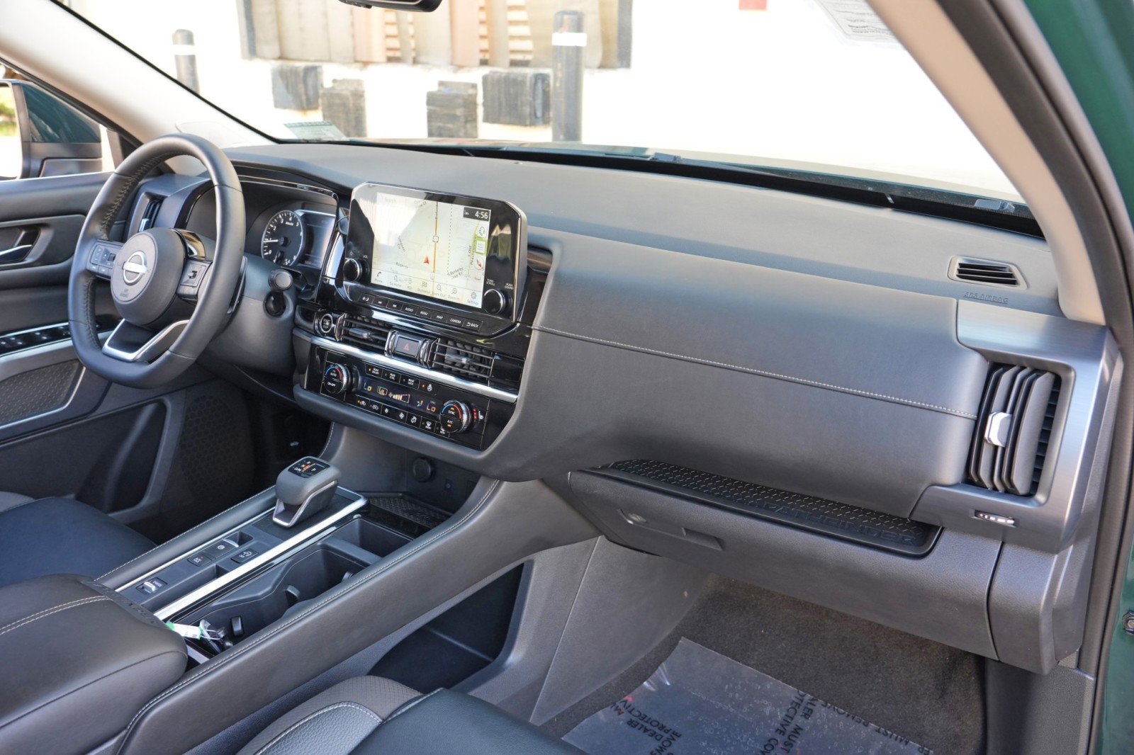 Used 2023 Nissan Pathfinder SL w/ SL Premium Package FWD image 14