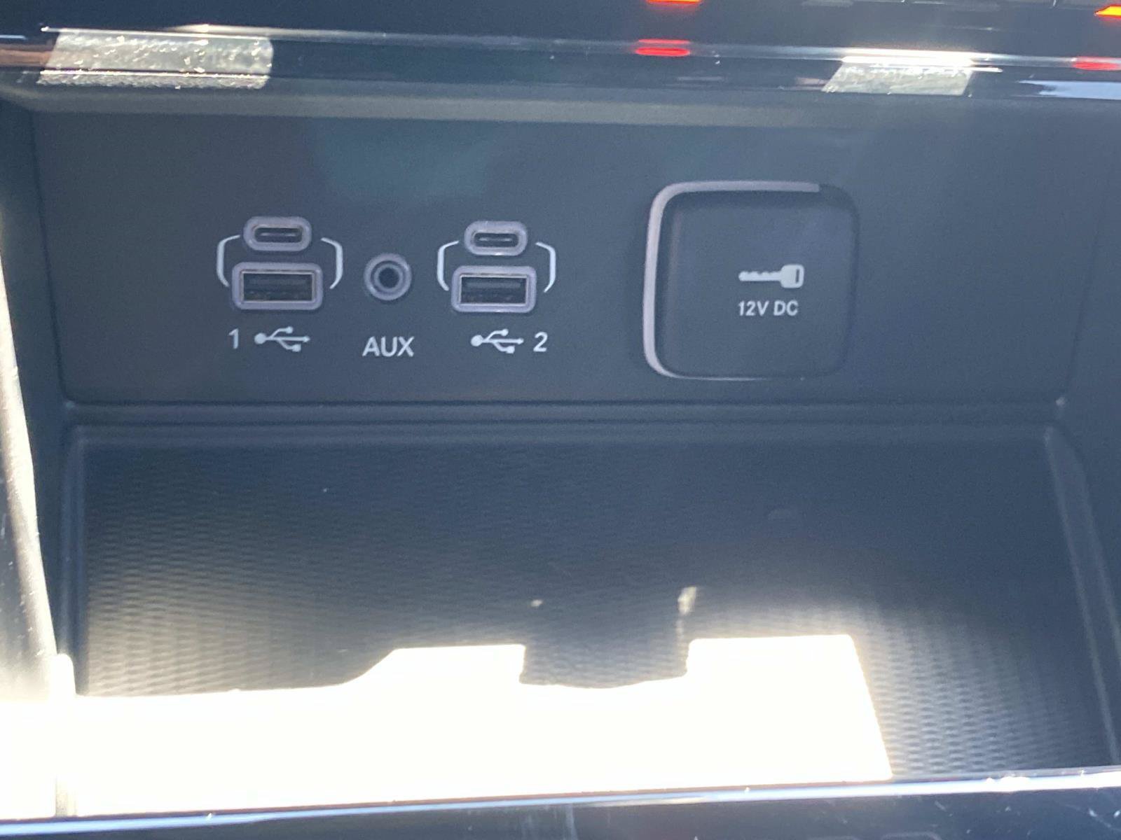Used 2025 Jeep Grand Cherokee Altitude RWD image 33
