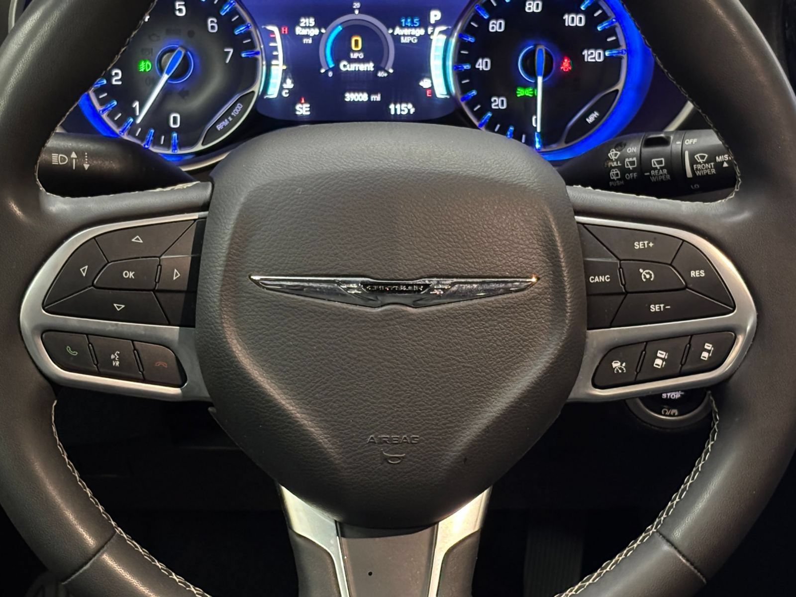 Used 2025 Chrysler Pacifica Select FWD image 28