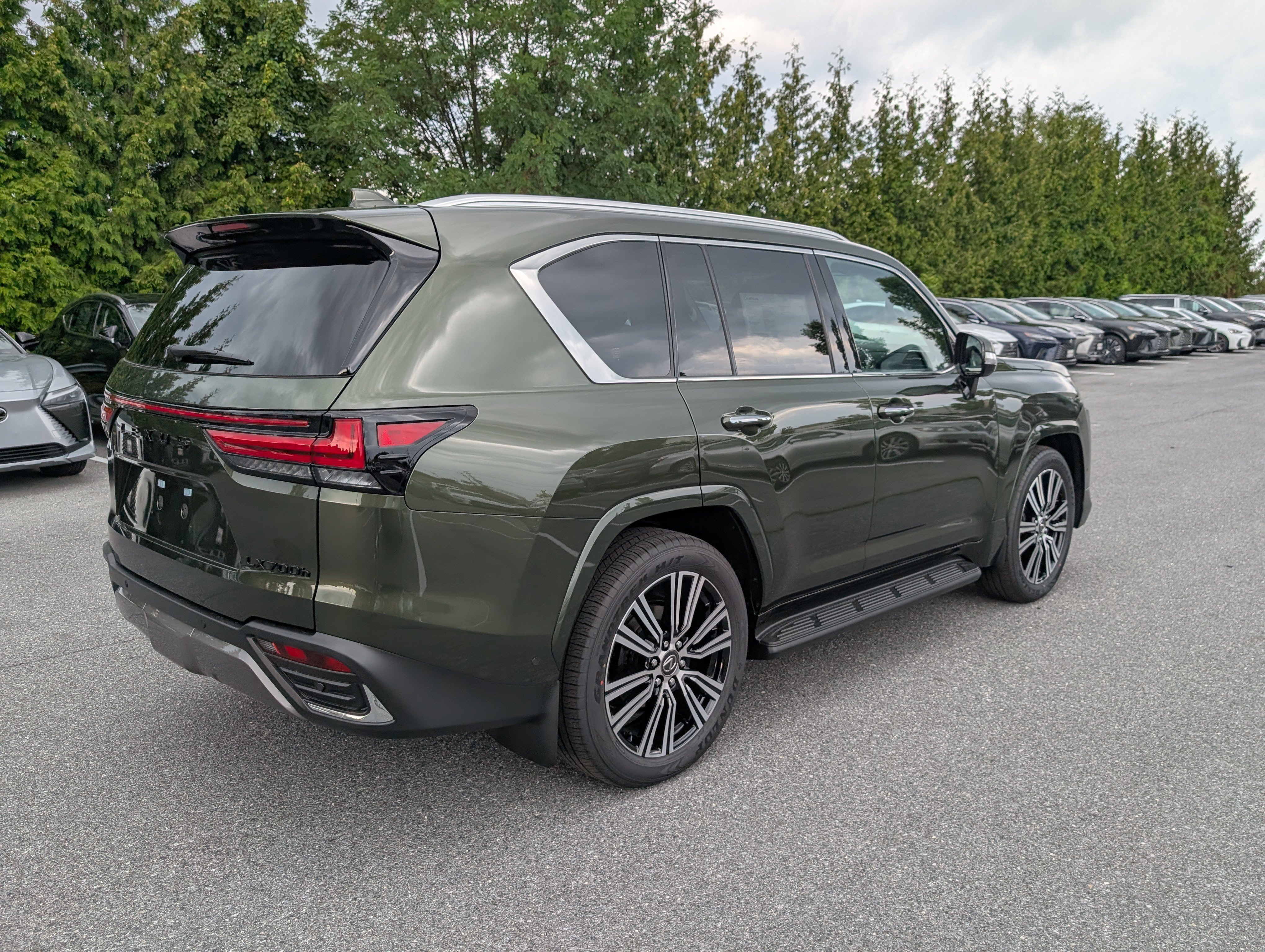 New 2026 Lexus LX 700h Luxury w/ Accessory Package (Z1) AWD/4WD image 2